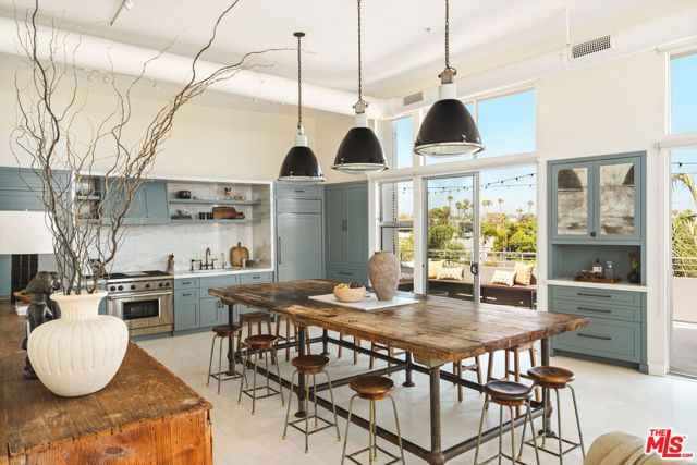 13320 Beach Avenue 403, Los Angeles, CA 90292