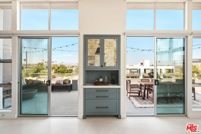 13320 Beach Avenue 403, Los Angeles, CA 90292
