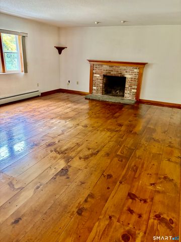 164 Quanopaug Trail, Woodbury, CT 06798