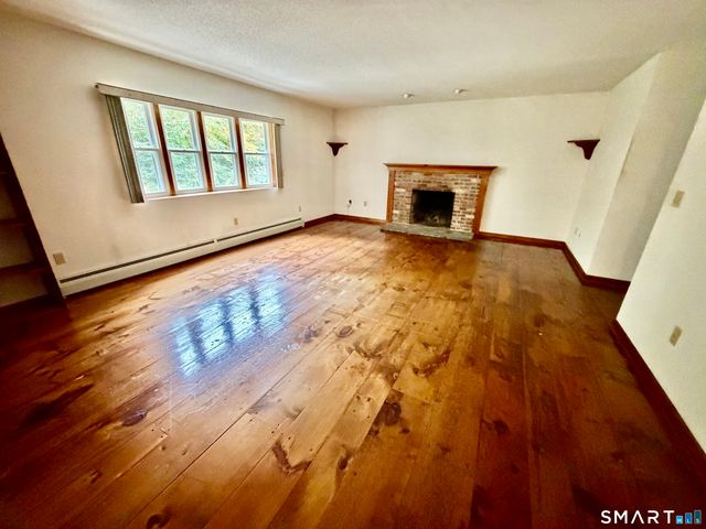 164 Quanopaug Trail, Woodbury, CT 06798