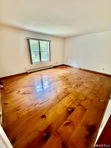 164 Quanopaug Trail, Woodbury, CT 06798
