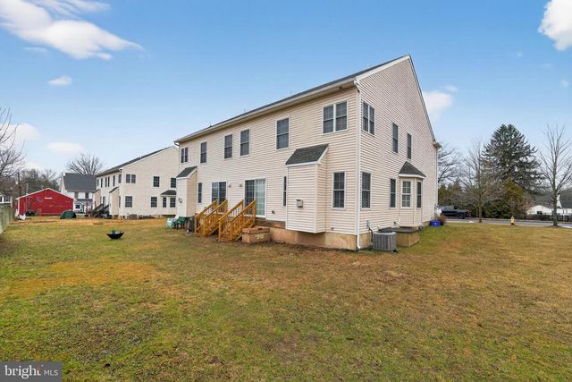 135 SUGARBUSH DR, Perkasie, PA 18944