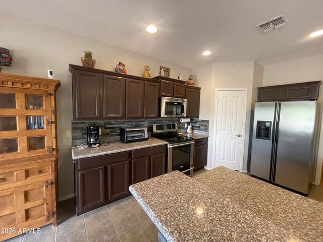 9907 E FLANDERS Road, Mesa, AZ 85207