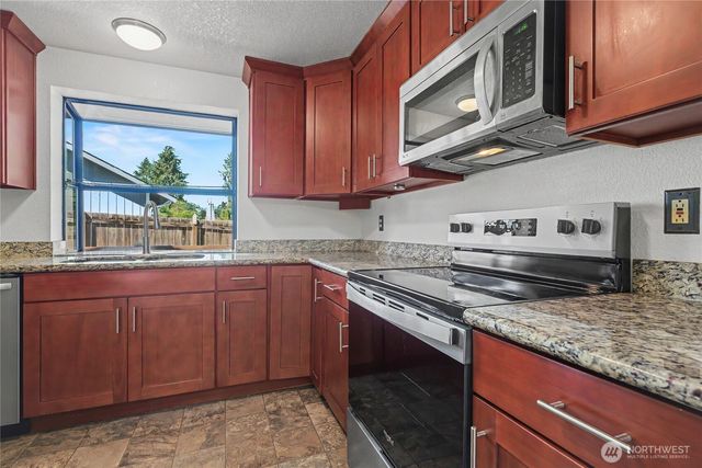 230 145th Street Ct E, Tacoma, WA 98445
