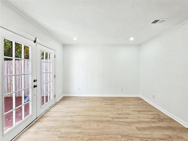 270 Winding River Road H, Atlanta, GA 30350