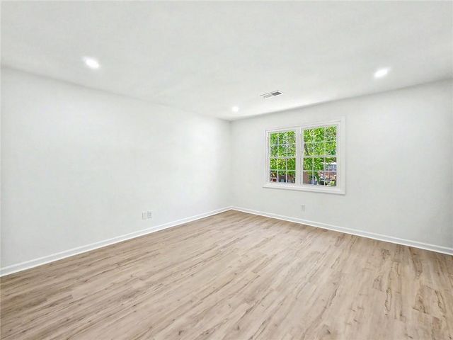 270 Winding River Road H, Atlanta, GA 30350
