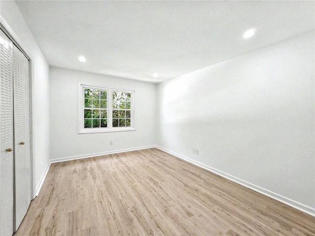 270 Winding River Road H, Atlanta, GA 30350