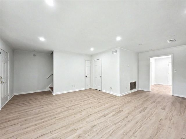 270 Winding River Road H, Atlanta, GA 30350