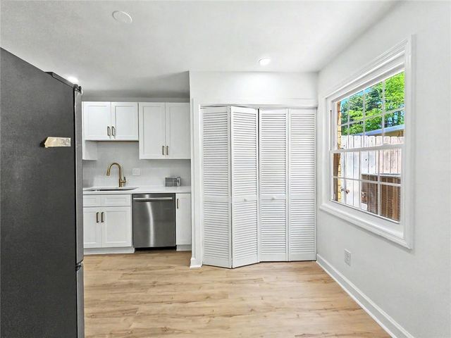 270 Winding River Road H, Atlanta, GA 30350