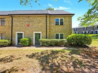 270 Winding River Road H, Atlanta, GA 30350