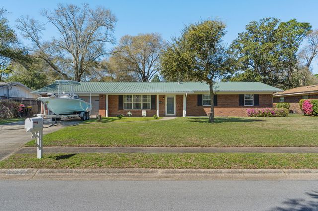 653 NE Golf Course Drive, Fort Walton Beach, FL 32547