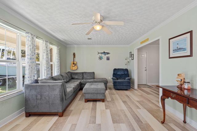 653 NE Golf Course Drive, Fort Walton Beach, FL 32547