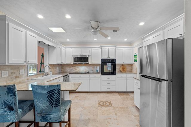 653 NE Golf Course Drive, Fort Walton Beach, FL 32547