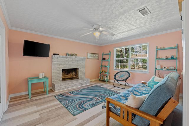 653 NE Golf Course Drive, Fort Walton Beach, FL 32547