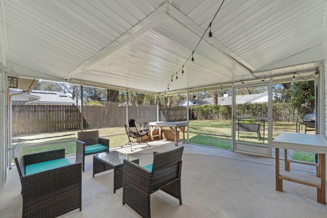 653 NE Golf Course Drive, Fort Walton Beach, FL 32547