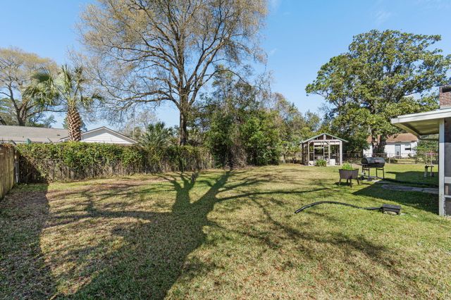 653 NE Golf Course Drive, Fort Walton Beach, FL 32547