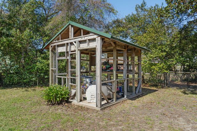 653 NE Golf Course Drive, Fort Walton Beach, FL 32547