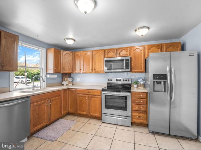 3429 LOGANVIEW DR, Dundalk, MD 21222
