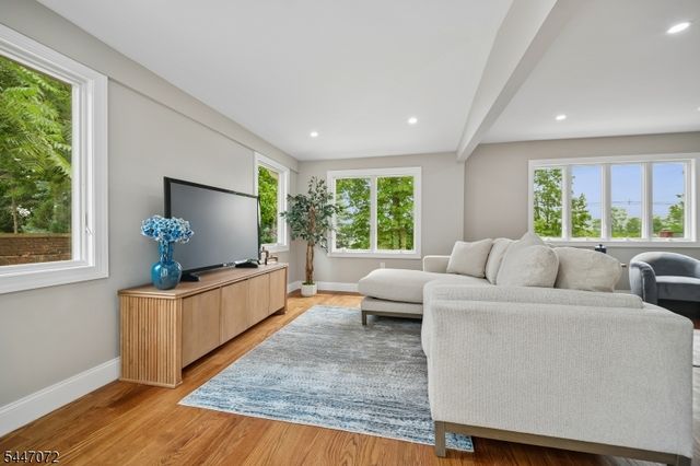 145 Glen Ave, Millburn Twp., NJ 07041
