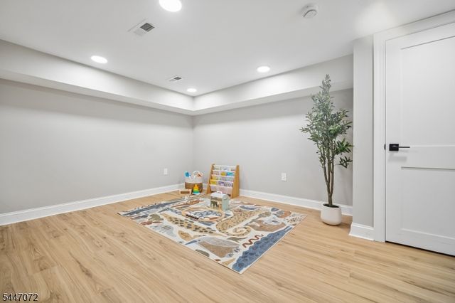 145 Glen Ave, Millburn Twp., NJ 07041