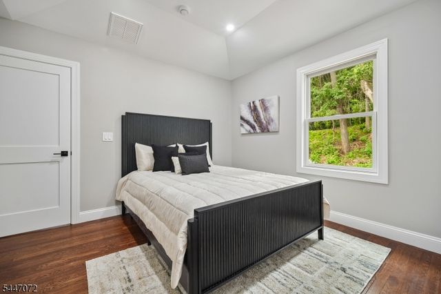 145 Glen Ave, Millburn Twp., NJ 07041