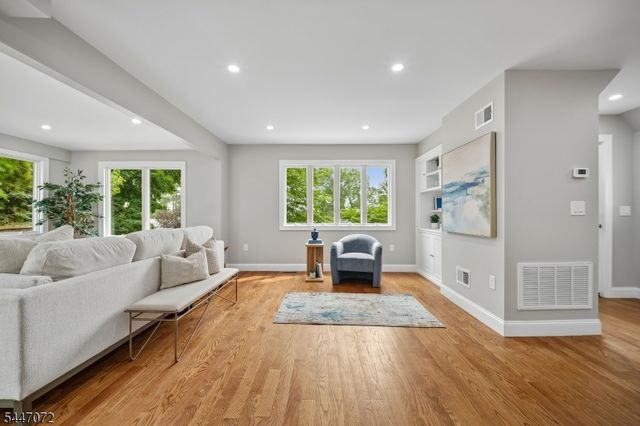 145 Glen Ave, Millburn Twp., NJ 07041