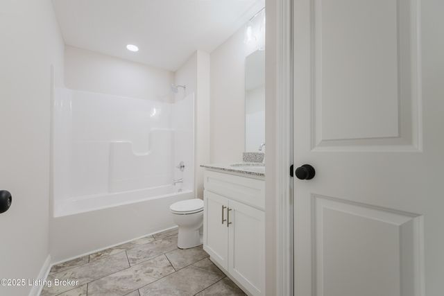 200 Rock Ridge Rd, Brandenburg, KY 40108