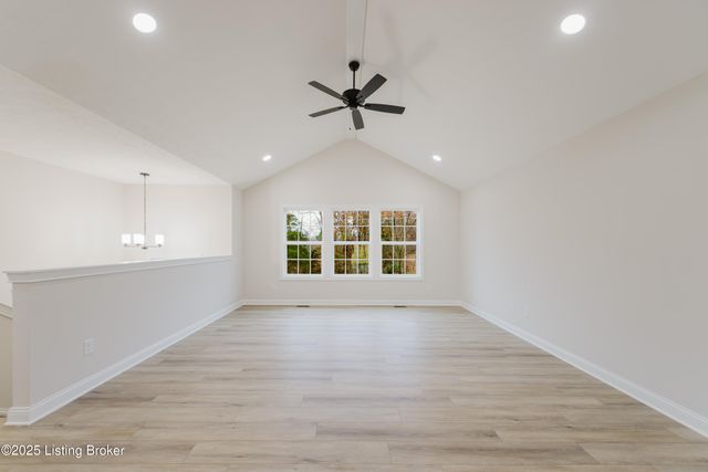 200 Rock Ridge Rd, Brandenburg, KY 40108