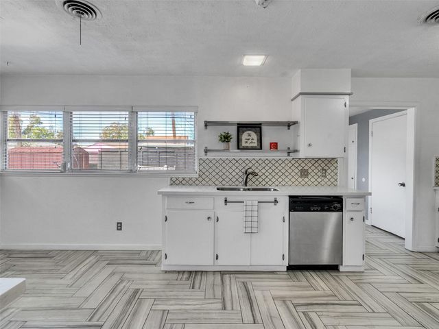 2011 Durrain Ferry Road, Baytown, TX 77520