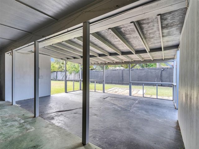 2011 Durrain Ferry Road, Baytown, TX 77520