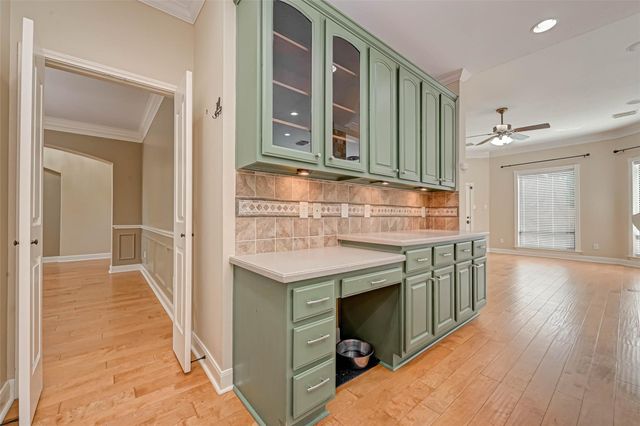 11 Gabled Pines Place, The Woodlands, TX 77382