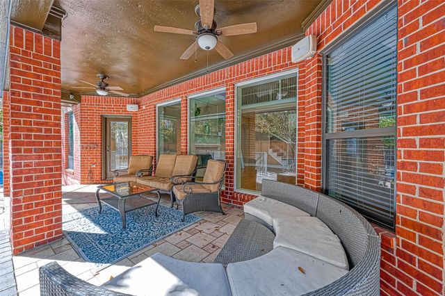 11 Gabled Pines Place, The Woodlands, TX 77382