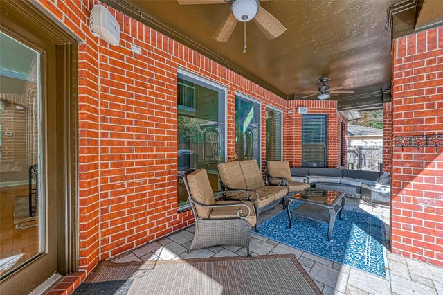 11 Gabled Pines Place, The Woodlands, TX 77382