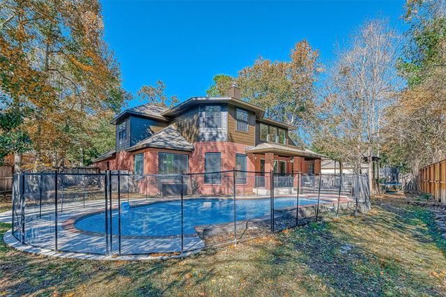 11 Gabled Pines Place, The Woodlands, TX 77382
