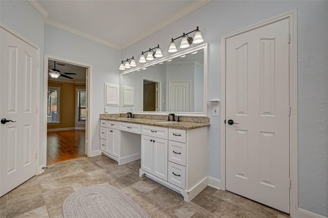 11 Gabled Pines Place, The Woodlands, TX 77382