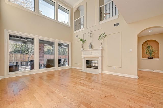 11 Gabled Pines Place, The Woodlands, TX 77382