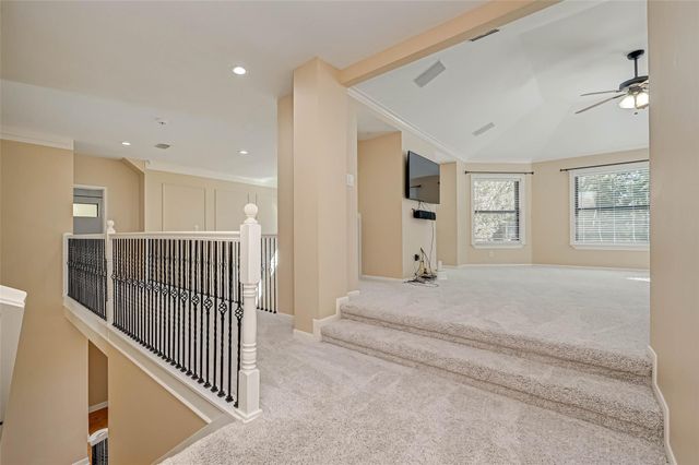 11 Gabled Pines Place, The Woodlands, TX 77382