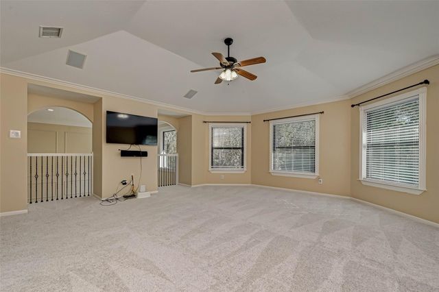 11 Gabled Pines Place, The Woodlands, TX 77382