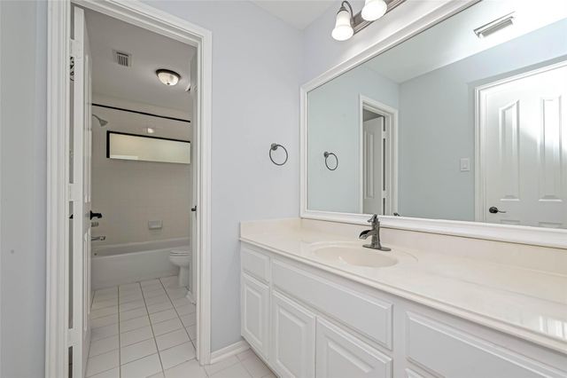 11 Gabled Pines Place, The Woodlands, TX 77382