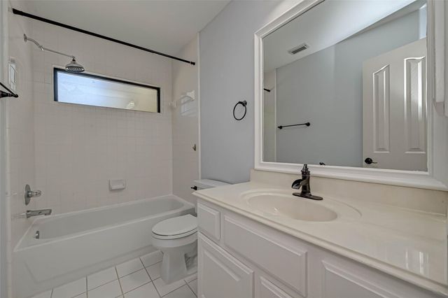 11 Gabled Pines Place, The Woodlands, TX 77382