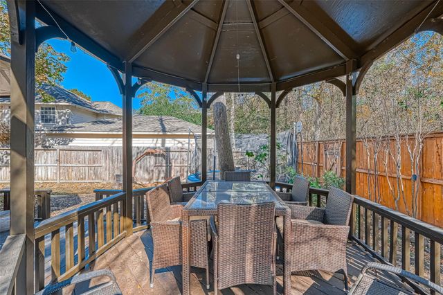 11 Gabled Pines Place, The Woodlands, TX 77382