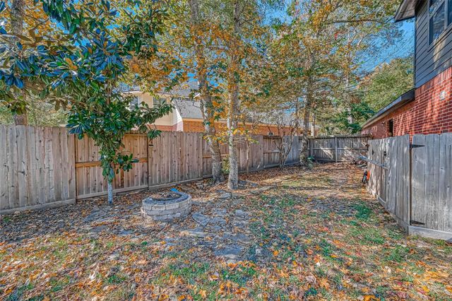 11 Gabled Pines Place, The Woodlands, TX 77382