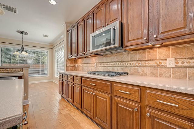 11 Gabled Pines Place, The Woodlands, TX 77382