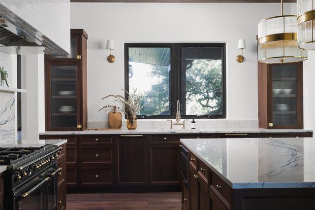 125 Broadwing CV, Austin, TX 78737