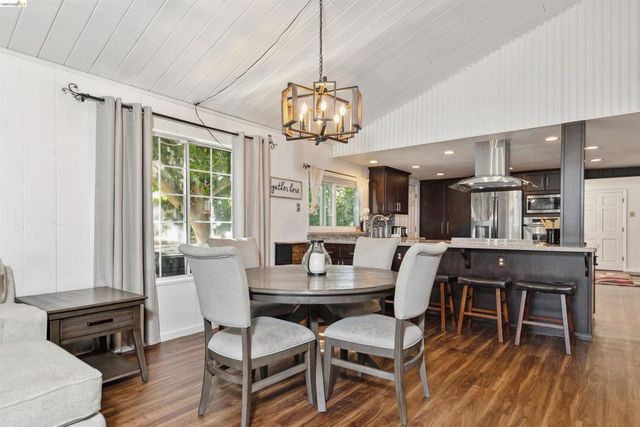 105 W Bolton Rd, Oakley, CA 94561