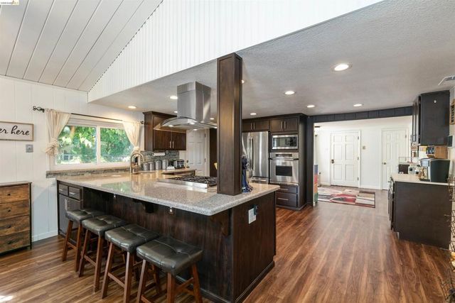 105 W Bolton Rd, Oakley, CA 94561