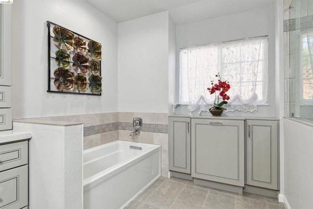 105 W Bolton Rd, Oakley, CA 94561