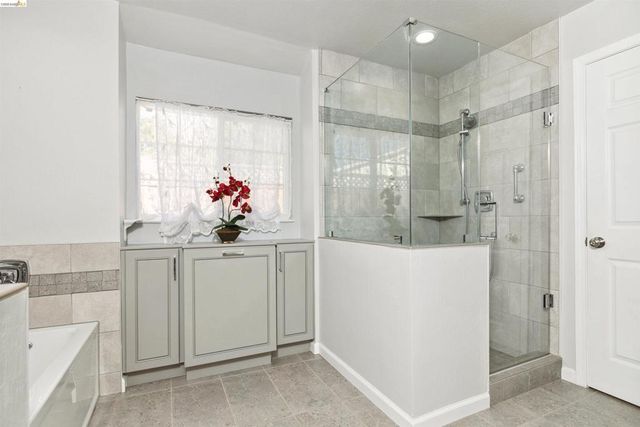 105 W Bolton Rd, Oakley, CA 94561