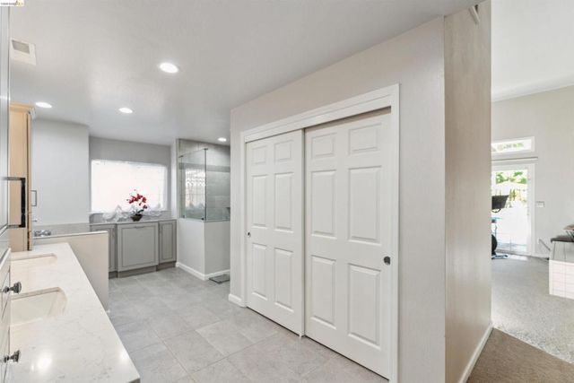 105 W Bolton Rd, Oakley, CA 94561