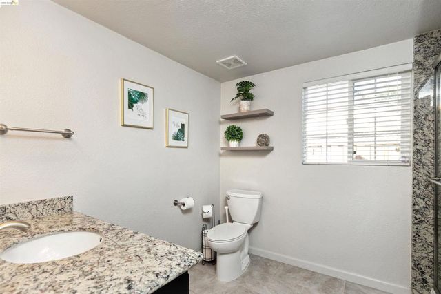 105 W Bolton Rd, Oakley, CA 94561